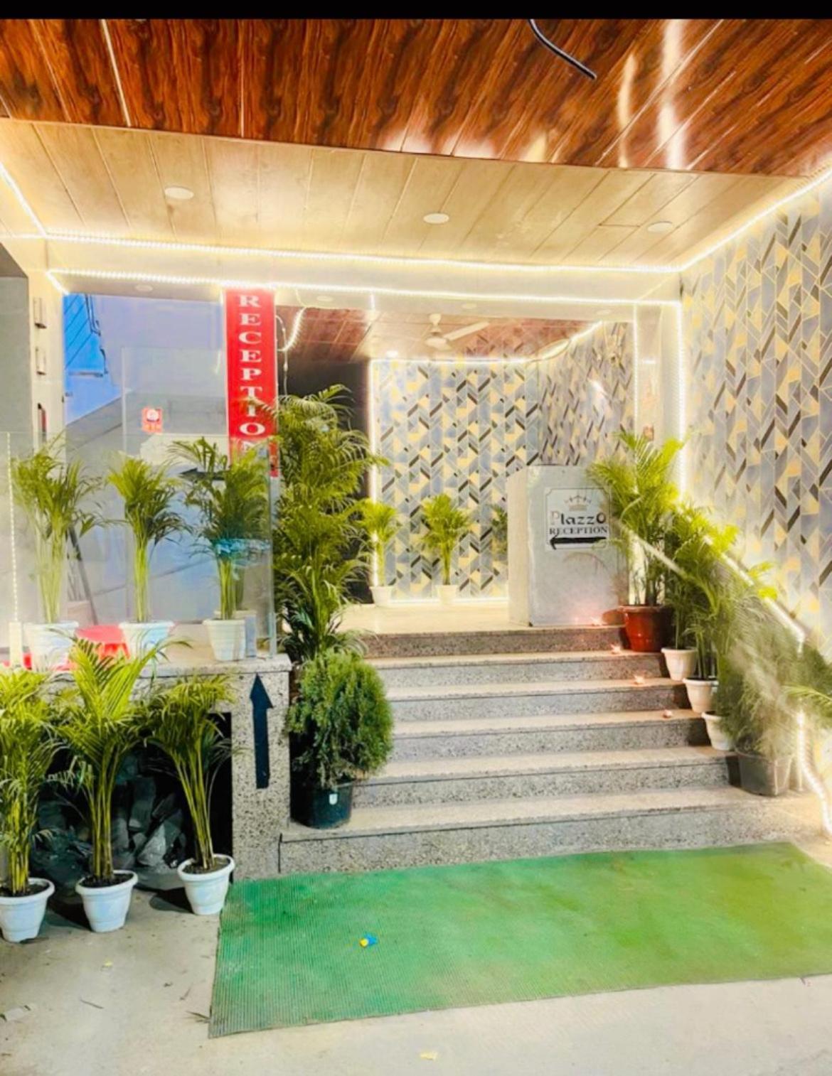 Plazzo Prime Plaza At Delhi Airport Bed & Breakfast New Delhi Exterior photo