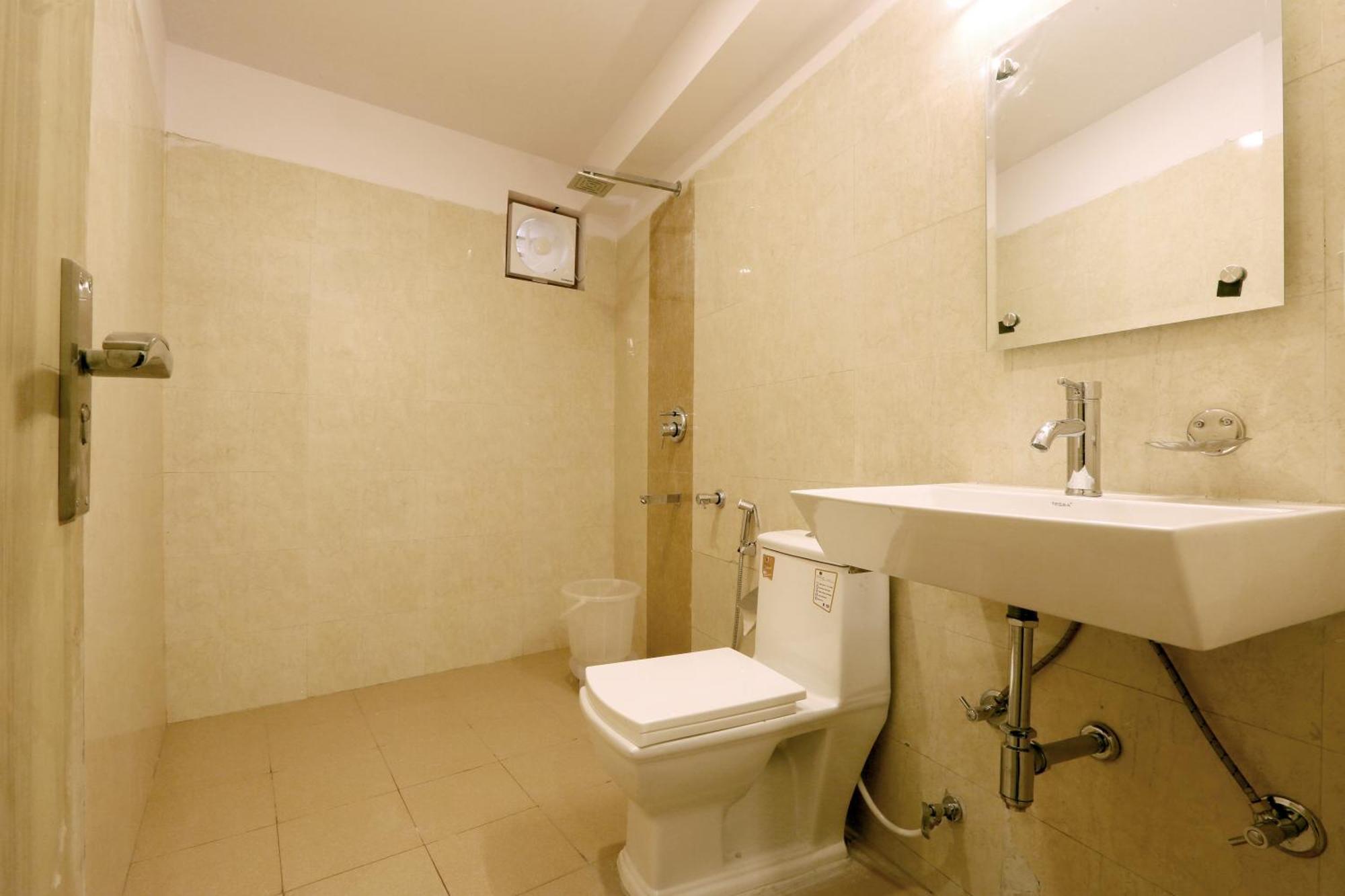 Plazzo Prime Plaza At Delhi Airport Bed & Breakfast New Delhi Exterior photo