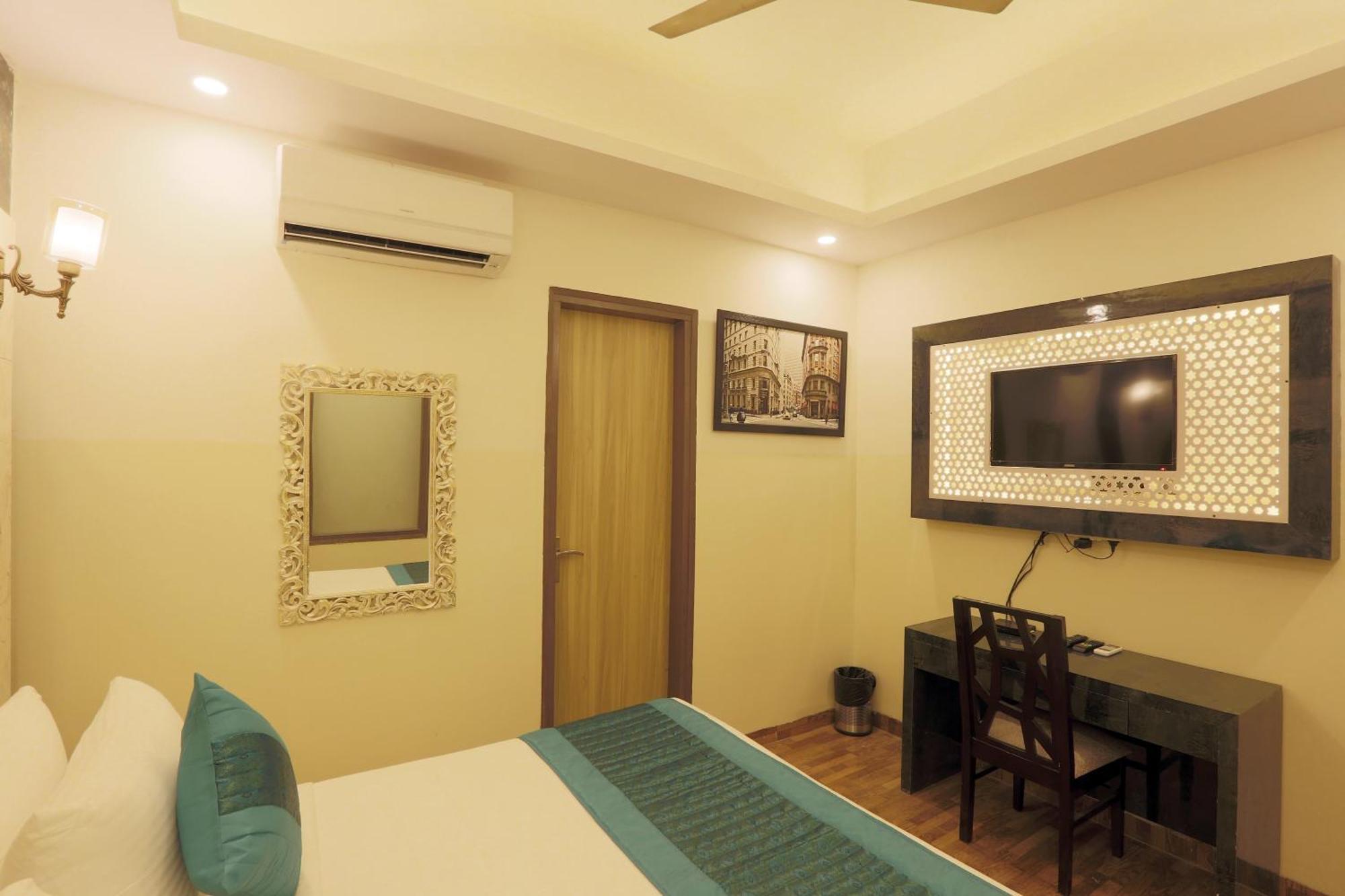 Plazzo Prime Plaza At Delhi Airport Bed & Breakfast New Delhi Exterior photo