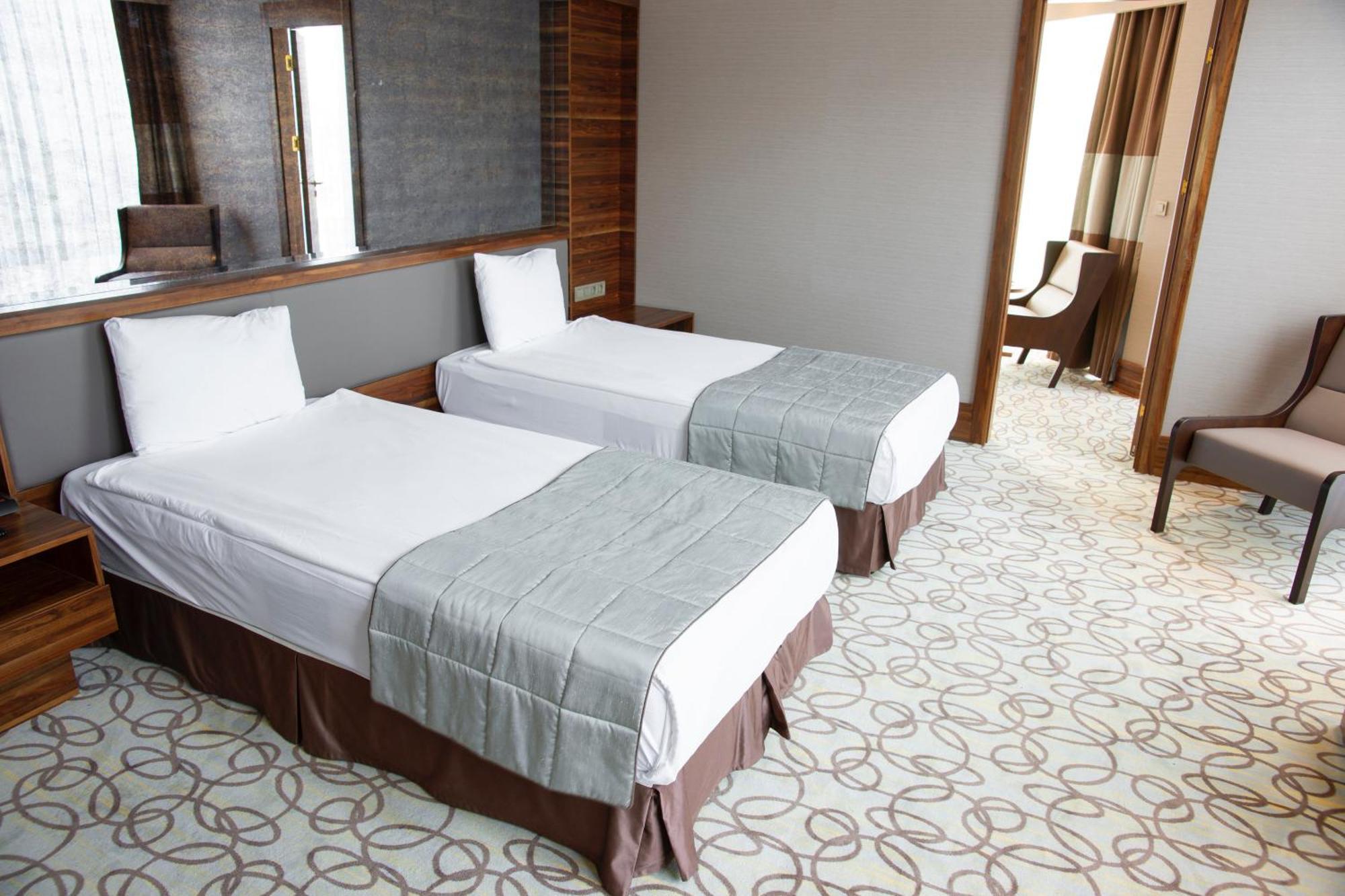 Plazzo Prime Plaza At Delhi Airport Bed & Breakfast New Delhi Exterior photo
